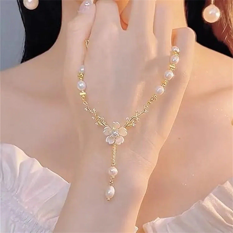 Popular High-grade Light Luxury Minority Exquisite Sweater Chain